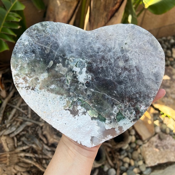 Amethyst Zeolite Flower Amethyst Crystal Heart - Picture 7 of 7